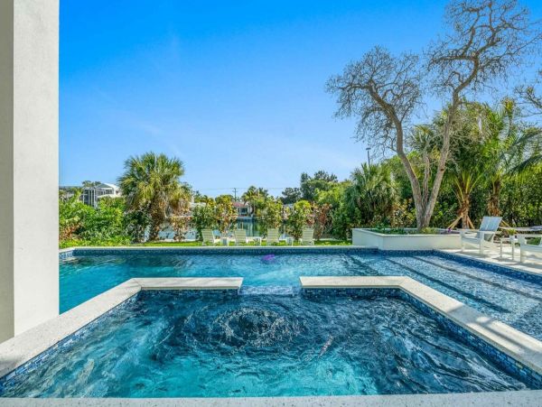 Lido Key Vacation Home Elevator Gulf Views