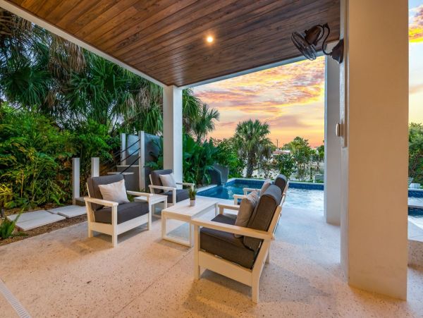 Lido Key Vacation Home Elevator Gulf Views