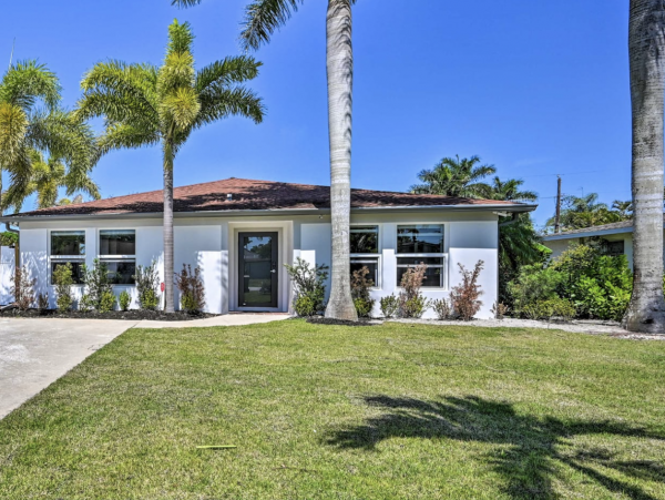 Modern Four Bedroom Home in Naples Sleeps 14
