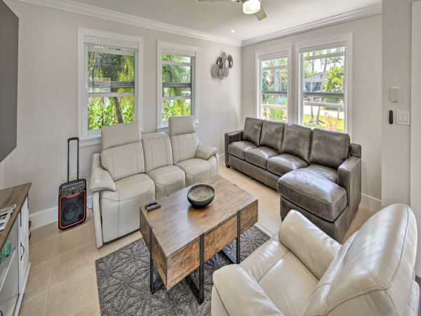 Modern Four Bedroom Home in Naples Sleeps 14