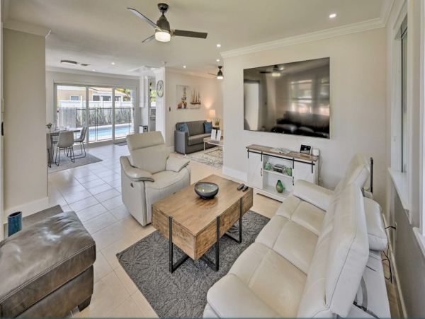 Modern Four Bedroom Home in Naples Sleeps 14