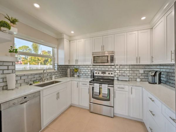 Modern Four Bedroom Home in Naples Sleeps 14
