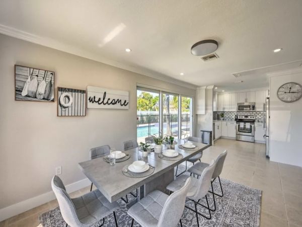 Modern Four Bedroom Home in Naples Sleeps 14