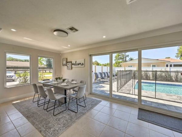 Modern Four Bedroom Home in Naples Sleeps 14