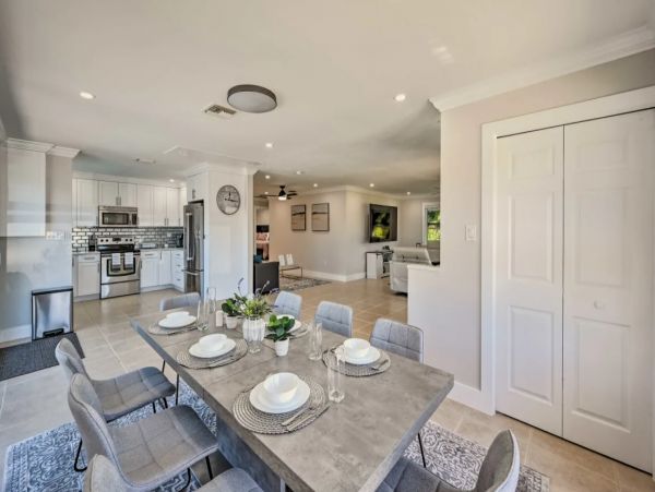 Modern Four Bedroom Home in Naples Sleeps 14