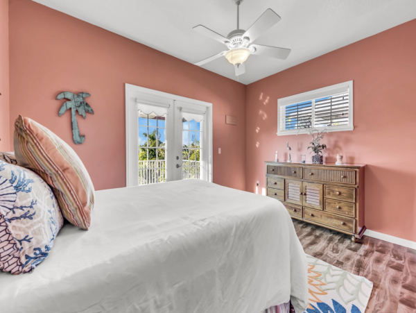 Anna Maria Island Vacation Pool Home Three Bedrooms Sleeps 8