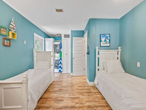 Gorgeous Anna Maria Vacation Cottage with Private Pool