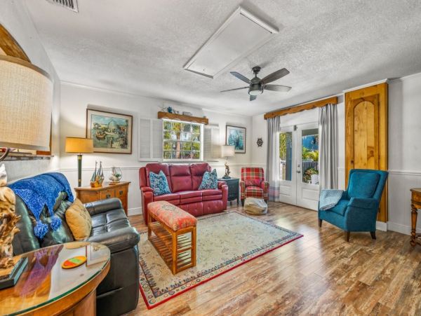 Gorgeous Anna Maria Vacation Cottage with Private Pool