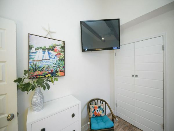 Gorgeous Anna Maria Vacation Cottage with Private Pool