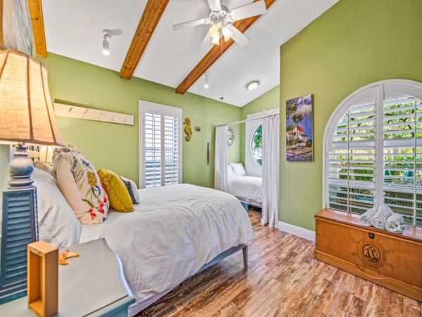 Gorgeous Anna Maria Vacation Cottage with Private Pool
