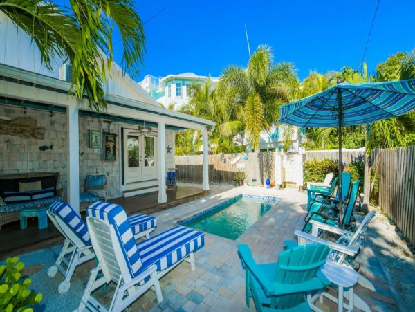 Gorgeous Anna Maria Vacation Cottage with Private Pool