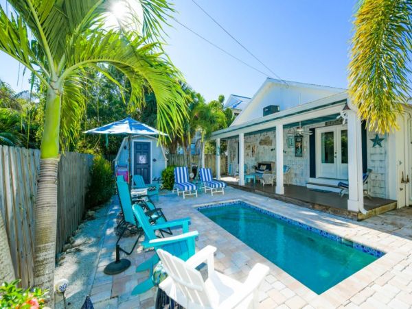 Gorgeous Anna Maria Vacation Cottage with Private Pool
