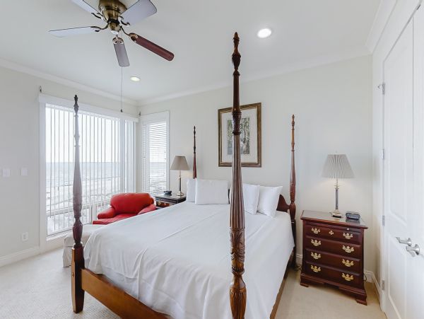 Gulf Front Twelve Bedroom Vacation Home in Orange Beach