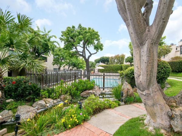 Three Bedroom Beachfront Rental Condo in Solana Beach
