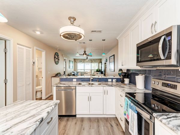 Holmes Beach Vacation Condo Two Bedrooms Walk To Beach