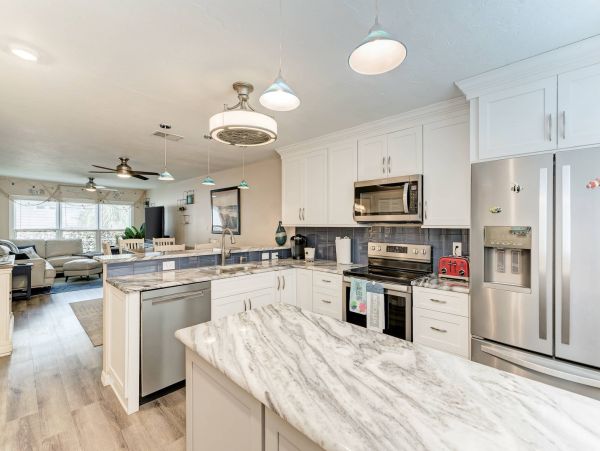 Holmes Beach Vacation Condo Two Bedrooms Walk To Beach