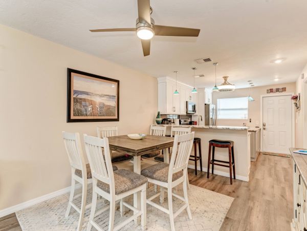 Holmes Beach Vacation Condo Two Bedrooms Walk To Beach