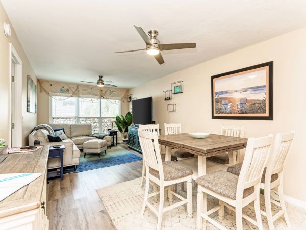 Holmes Beach Vacation Condo Two Bedrooms Walk To Beach