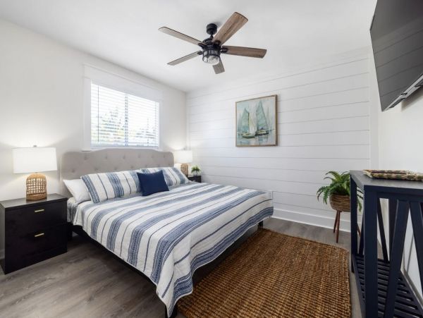 Holmes Beach Vacation Duplex Sleeps 4 Guests Walk To Beach