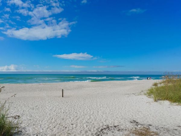 Holmes Beach Vacation Duplex Sleeps 4 Guests Walk To Beach