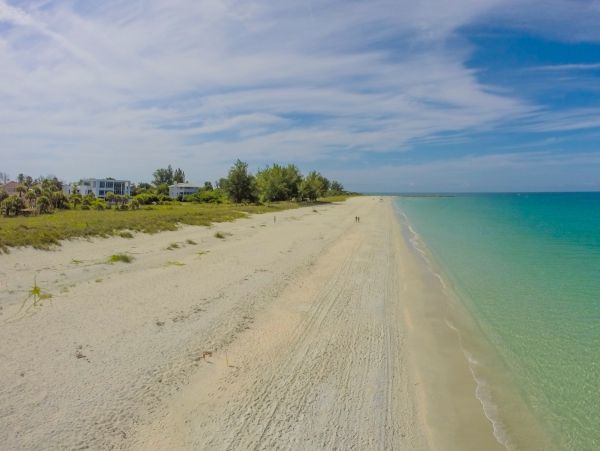 Nokimis Charming Vacation Cottage Sleeps 4 Guests