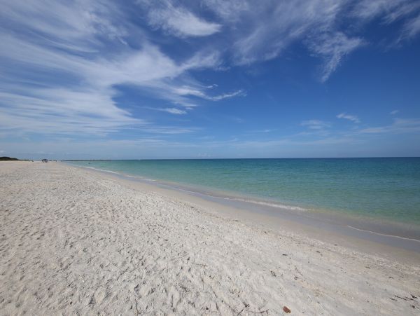 Nokimis Charming Vacation Cottage Sleeps 4 Guests