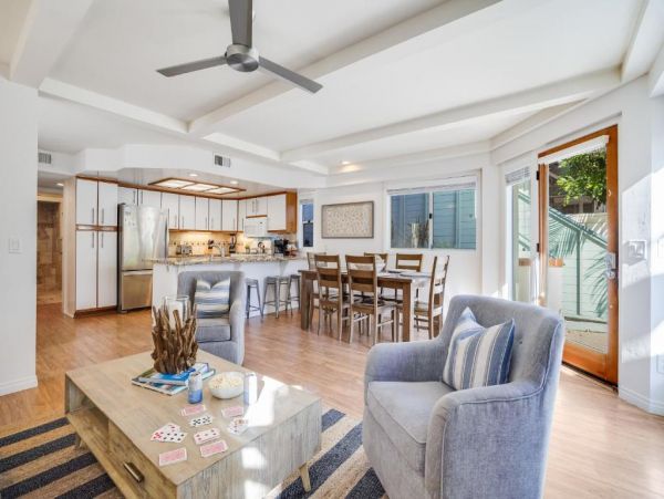 Three Bedroom Home in San Diego Walk to Beach Sleeps 7