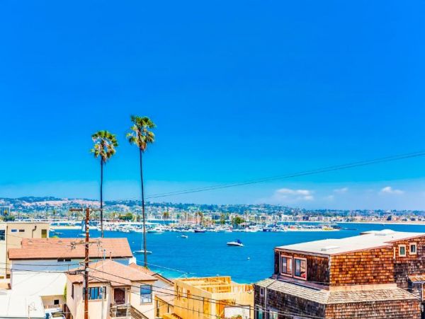 San Diego Three Bedroom Home Walk to Bay & Beach Sleeps 6
