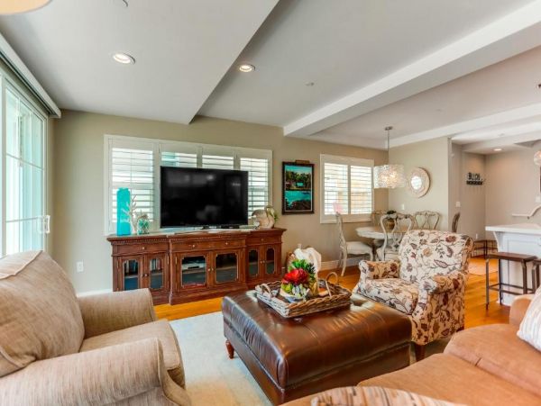 San Diego Three Bedroom Home Walk to Bay & Beach Sleeps 6