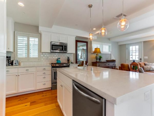 San Diego Three Bedroom Home Walk to Bay & Beach Sleeps 6