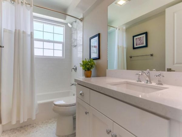 San Diego Three Bedroom Home Walk to Bay & Beach Sleeps 6