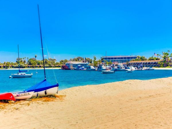 San Diego Three Bedroom Home Walk to Bay & Beach Sleeps 6