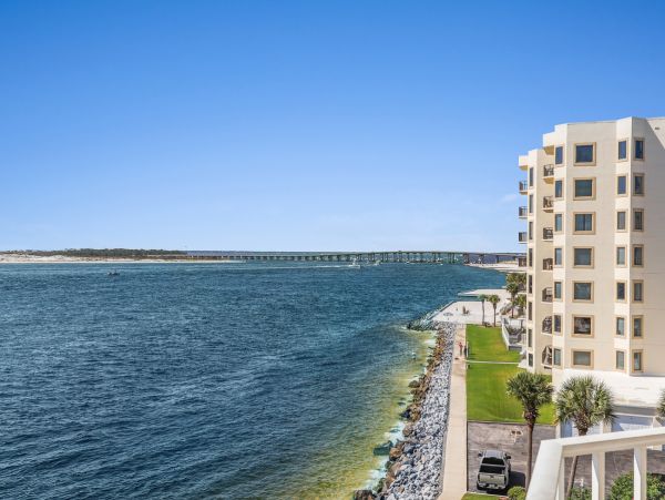 Destin Vacation Condo Three Bedroom