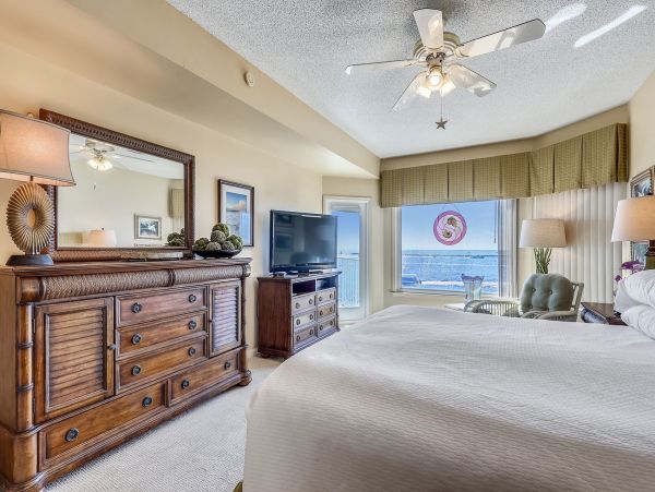 Destin Vacation Condo Three Bedroom