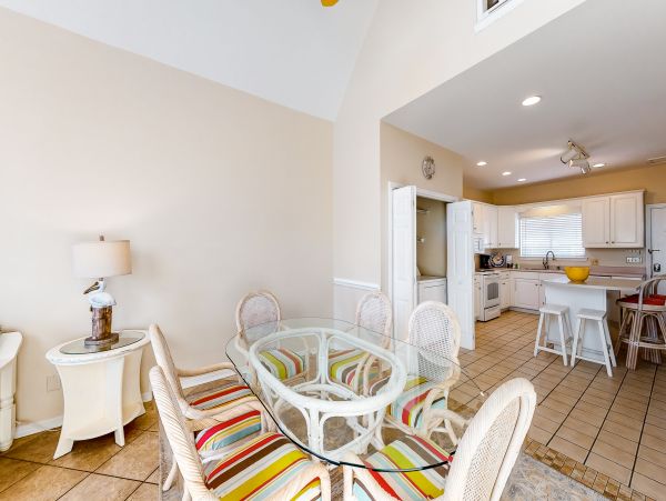 Dog friendly 4 bedroom house with private pool