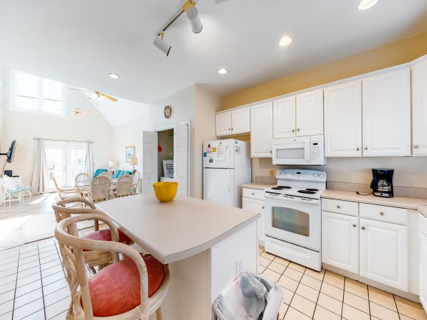 Dog friendly 4 bedroom house with private pool