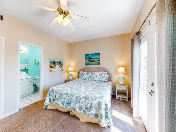 Dog friendly 4 bedroom house with private pool