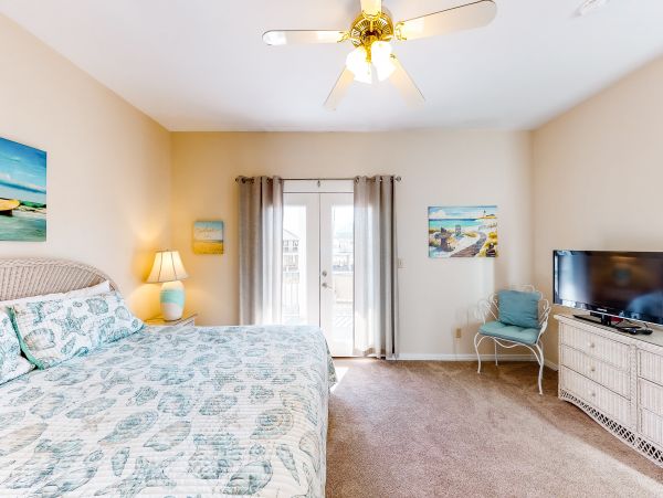 Dog friendly 4 bedroom house with private pool