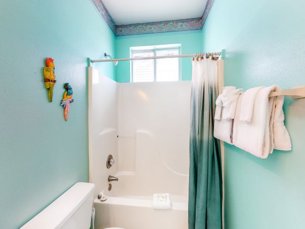 Dog friendly 4 bedroom house with private pool