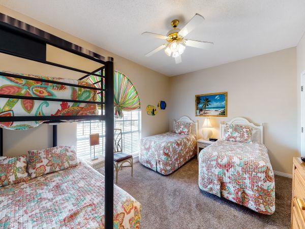 Dog friendly 4 bedroom house with private pool
