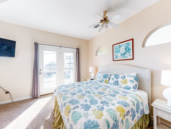 Dog friendly 4 bedroom house with private pool
