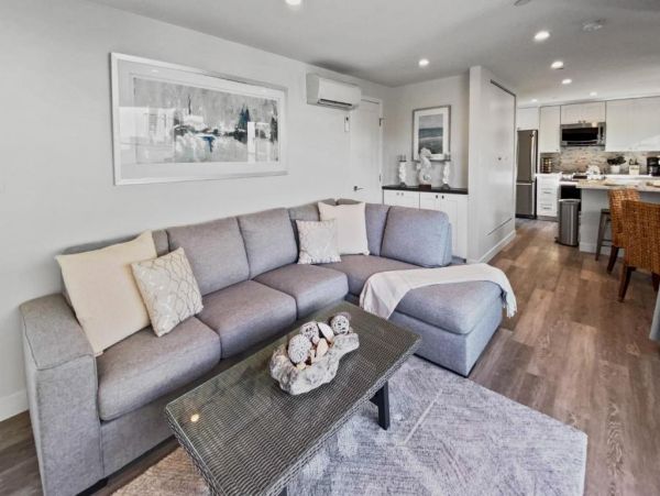 San Diego Modern 3 Bedroom Home Sleeps 8 Walk to Beach