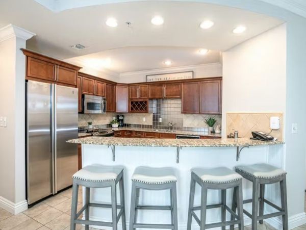 Destin Vacation Condo Three Bedrooms Walk To Beach Sleeps 8