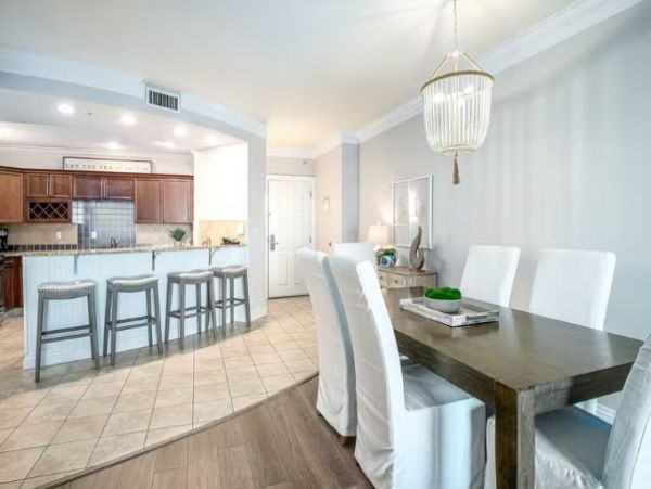 Destin Vacation Condo Three Bedrooms Walk To Beach Sleeps 8