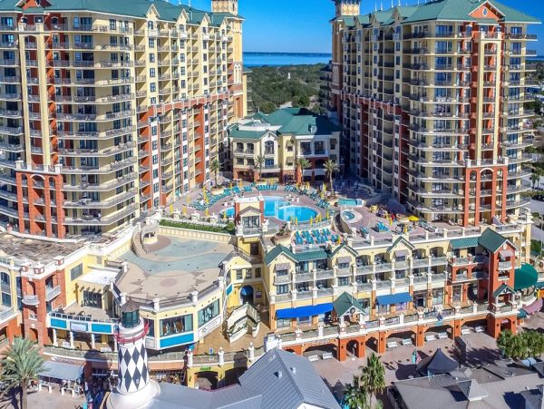 Destin Vacation Condo Three Bedrooms Walk To Beach Sleeps 8