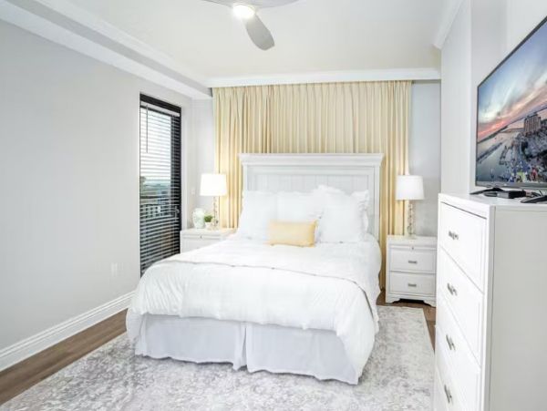 Destin Vacation Condo Three Bedrooms Walk To Beach Sleeps 8