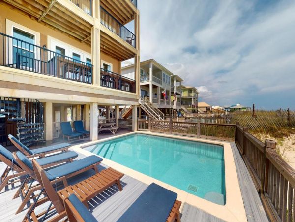 Spacious Beachfront Six Bedroom Vacation Rental in Gulf Shores