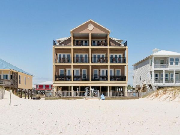 Spacious Beachfront Six Bedroom Vacation Rental in Gulf Shores