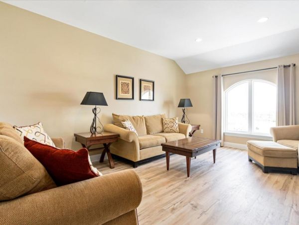 Spacious Beachfront Six Bedroom Vacation Rental in Gulf Shores