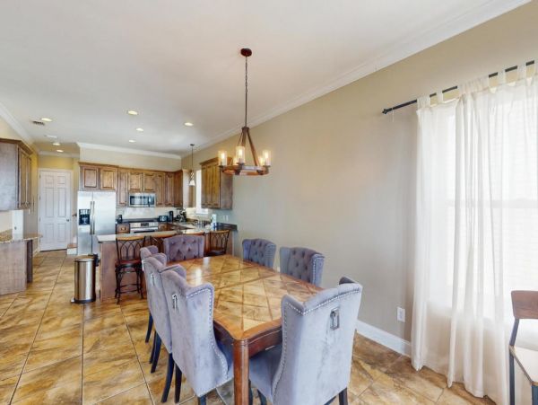 Spacious Beachfront Six Bedroom Vacation Rental in Gulf Shores